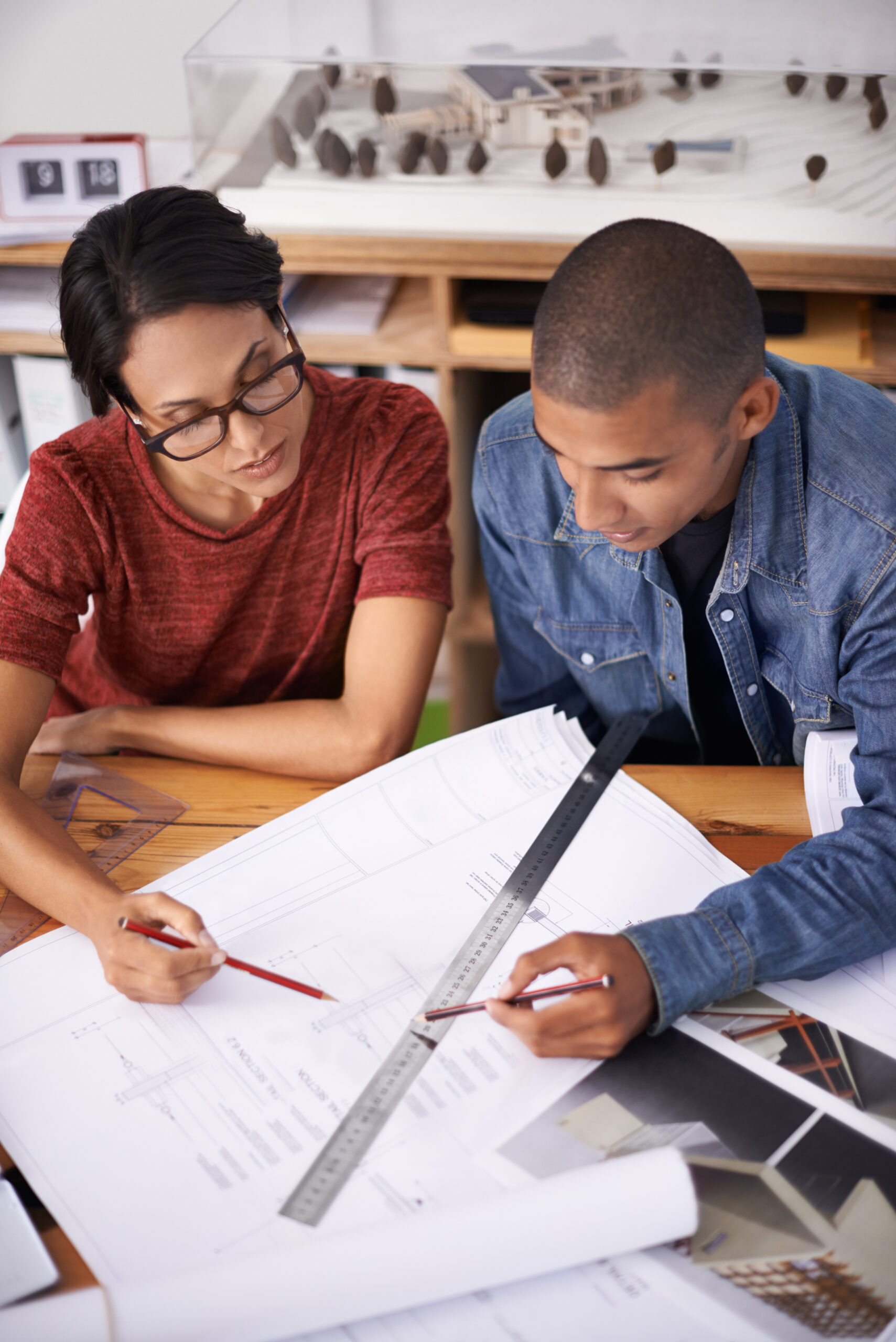Elementary/middle/high school student organizing schedule with Thinking Organized